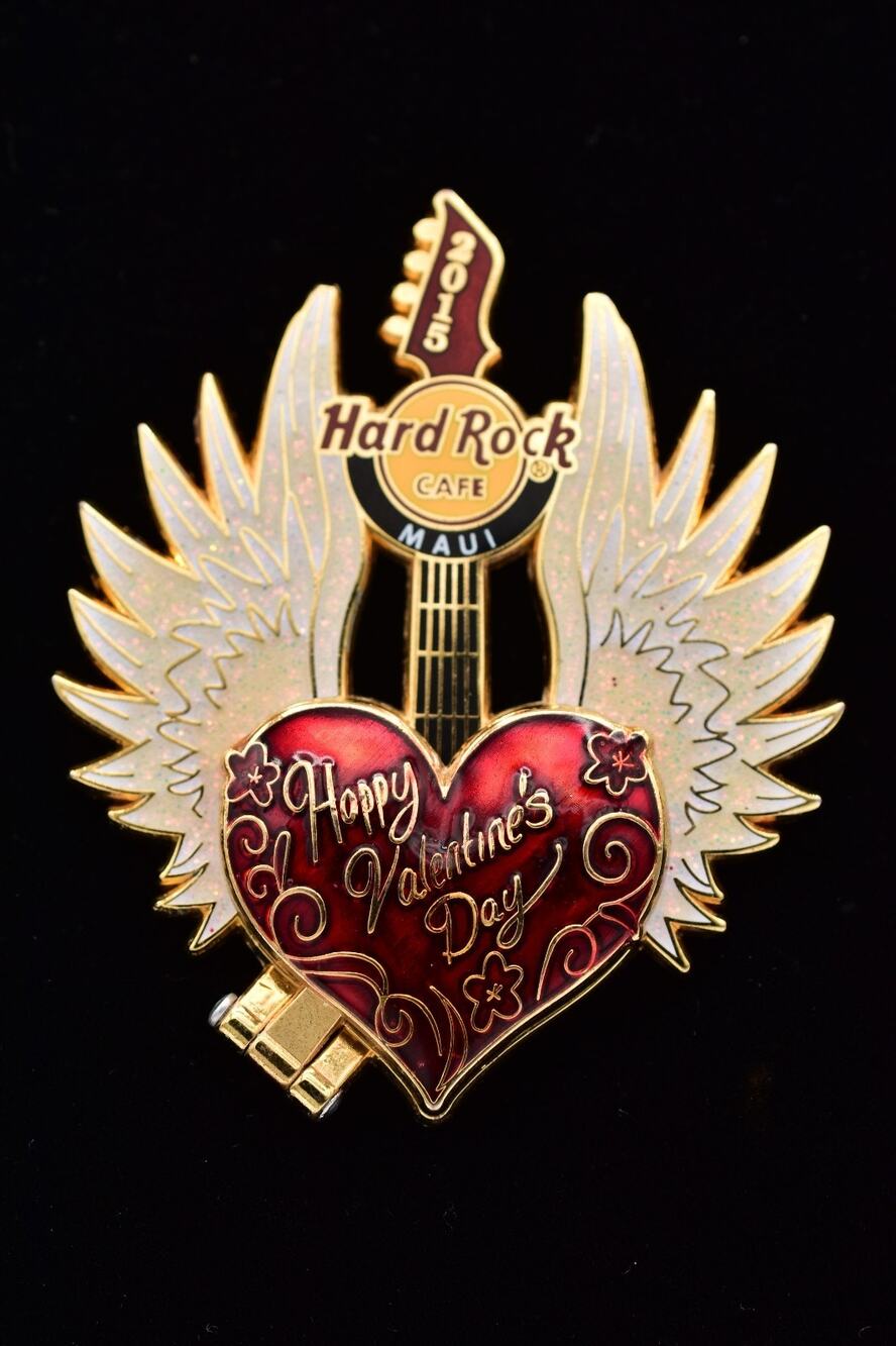 Hard Rock Cafe Maui Brooch Memorabilia Happy Valentine's Day Heart Guitar BinBP